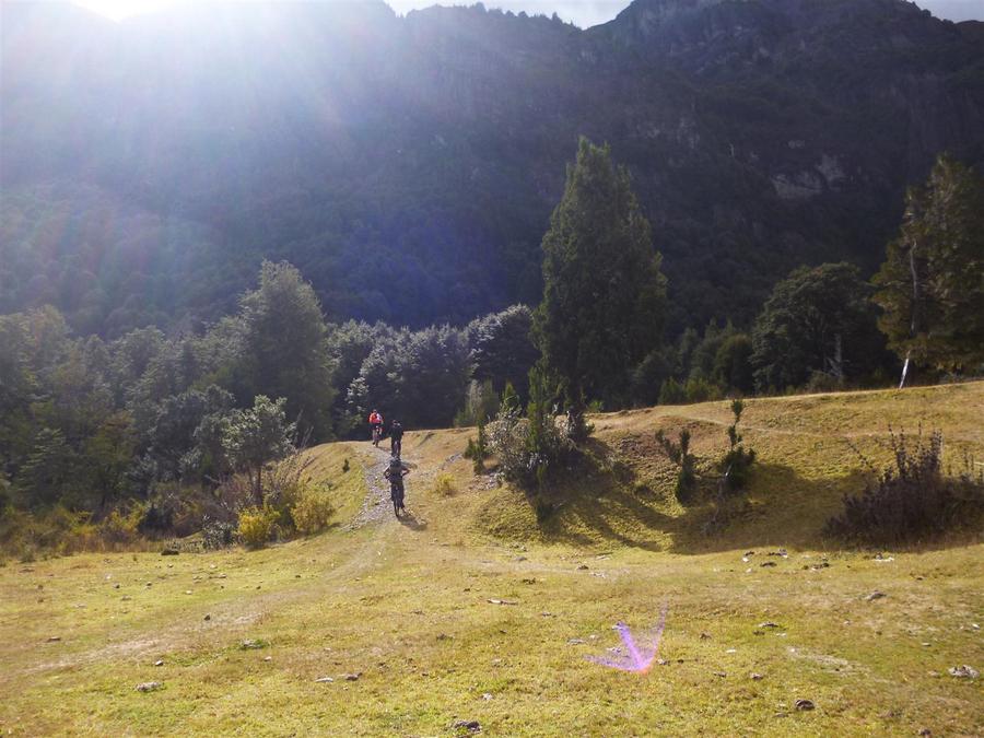 Paseo Guiado en Bici al Valle del R&iacute;o Manso