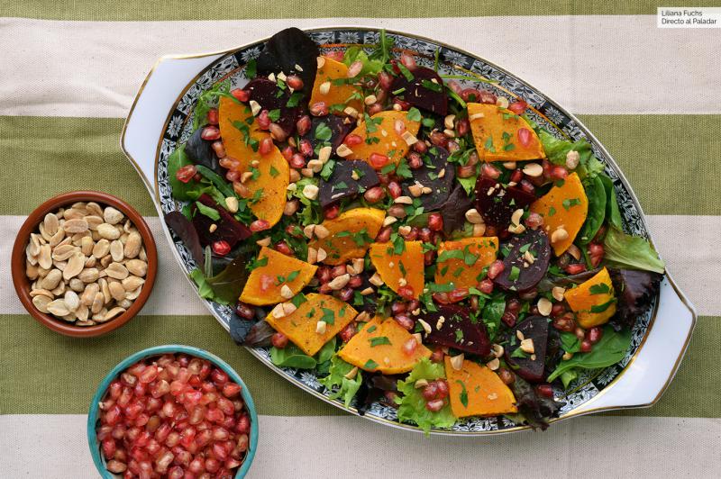 Ensalada de calabaza, remolacha y granada: receta vegana ligera y saludable llena de vitaminas