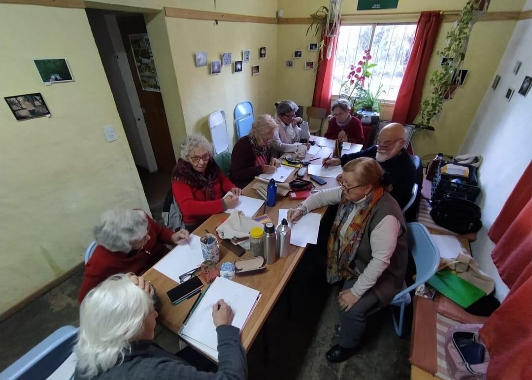 Taller Cognitivo a trav&eacute;s del Arte- Centro de Personas Mayores El Viejita