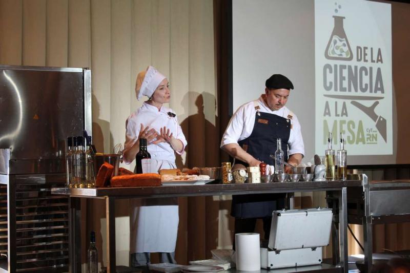 De la Ciencia a la Mesa en el Mercado Comunitario de Bariloche