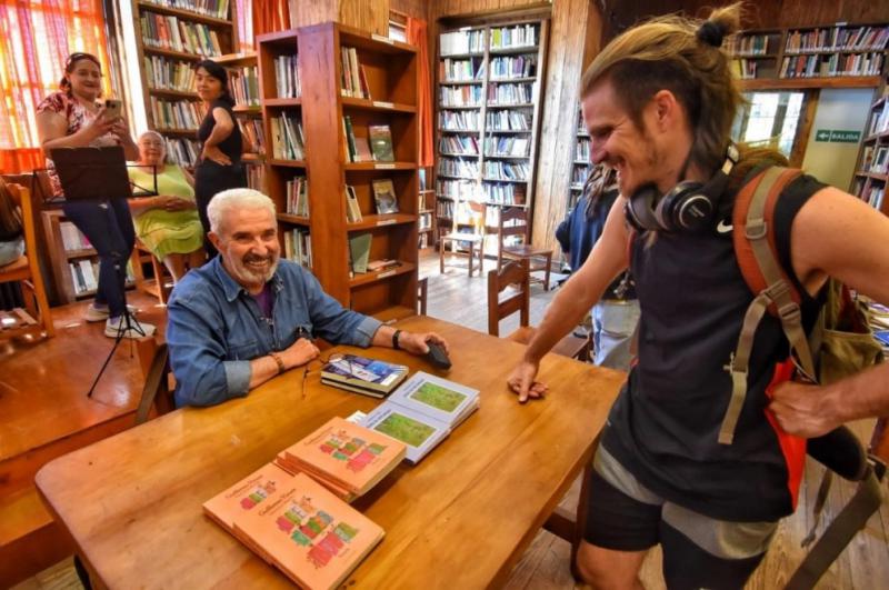 Taller de literatura, juego e infancia por  Guillermo Virues 