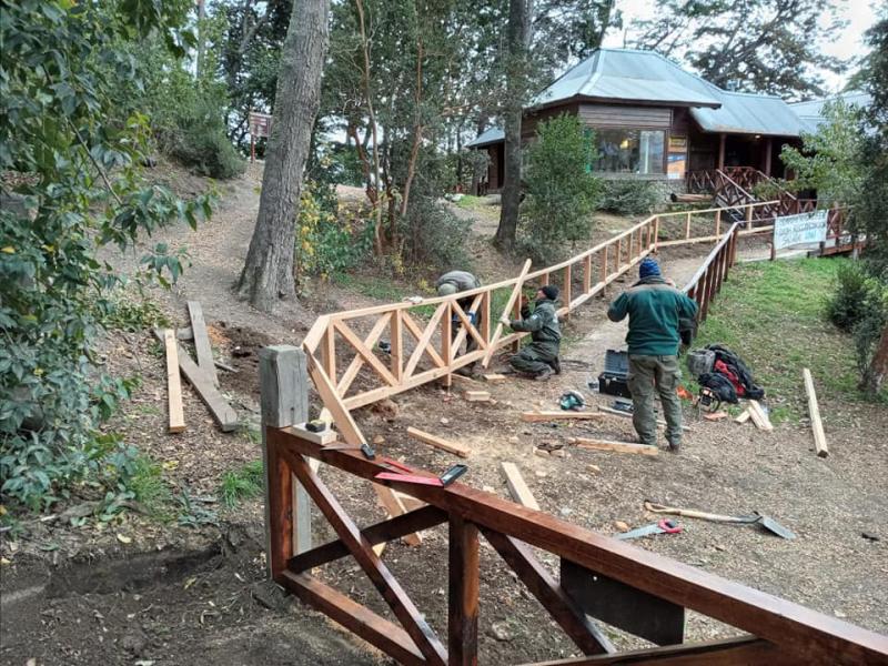 Tareas para ingreso de visitantes al sendero del Bosque del PN Arrayanes