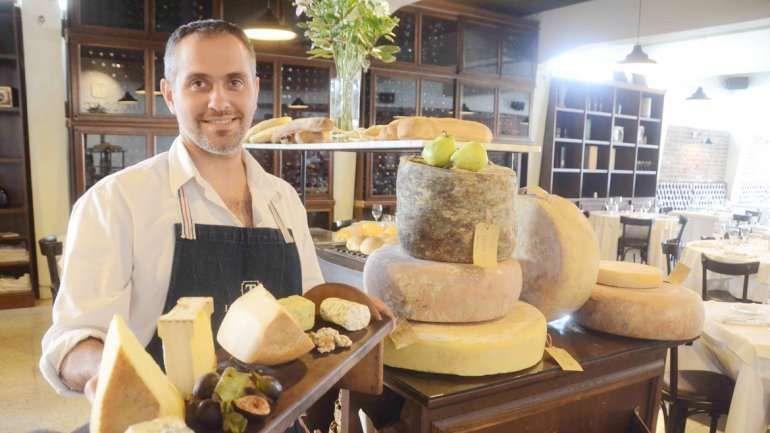 Mauricio Couly presenta sus quesos de autor en Bariloche a la Carta