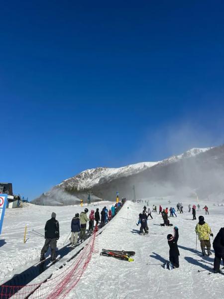 Disfrute total en el primer día de temporada en el cerro Catedral