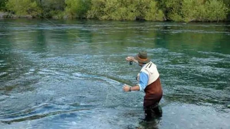 Comenzó la temporada de pesca deportiva en la Región de Los Lagos
