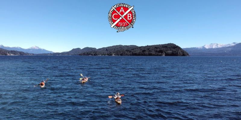 Kayak de traves&iacute;a por lago Guillelmo