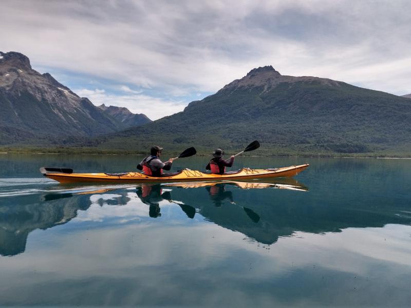 Kayak de traves&iacute;a: salida de 2 d&iacute;as por lago Steffen