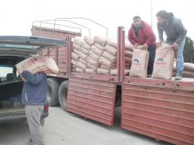 Lleg&oacute; el tercer cami&oacute;n con 600 bolsas de az&uacute;car del FONAF