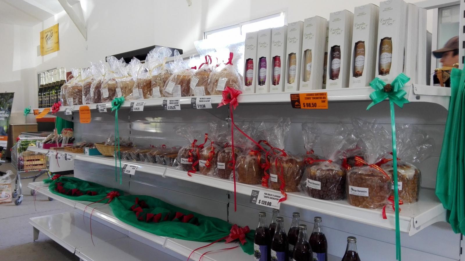 Productos de elaboraci&oacute;n local para esta fiestas en el Mercado Comunitario 