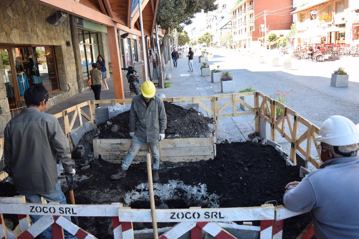 Comenzaron los trabajos de revisi&oacute;n de la red cloacal de calle Mitre