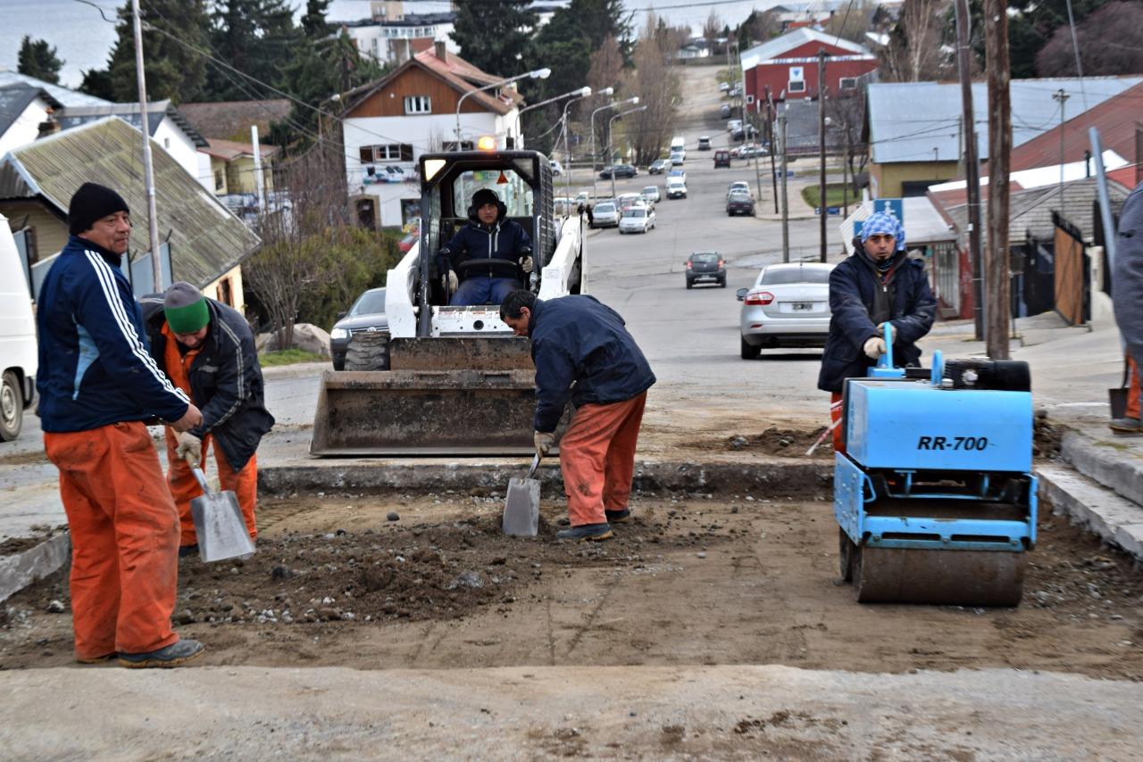 Bacheo con hormig&oacute;n en S&aacute;enz Pe&ntilde;a y Nueva Constituci&oacute;n