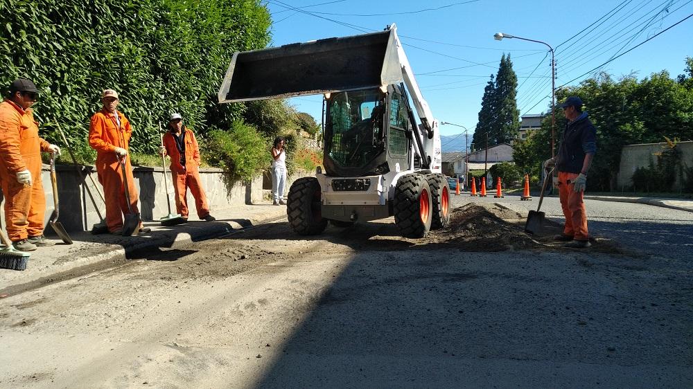 El municipio complet&oacute; una jornada de bacheo simult&aacute;neo en la ciudad