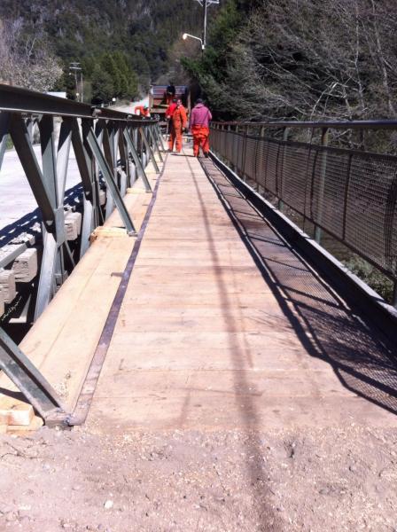 Cambian recorrido de la l&iacute;nea 50 por trabajos en puente ingreso Villa Los Cohiues