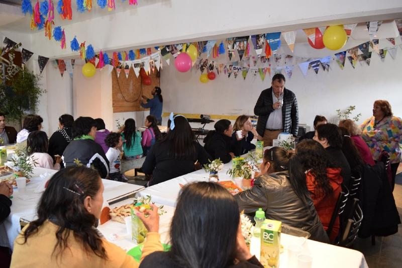 Alegr&iacute;a y color en los festejos por el d&iacute;a de la madre en el Barrio Uni&oacute;n