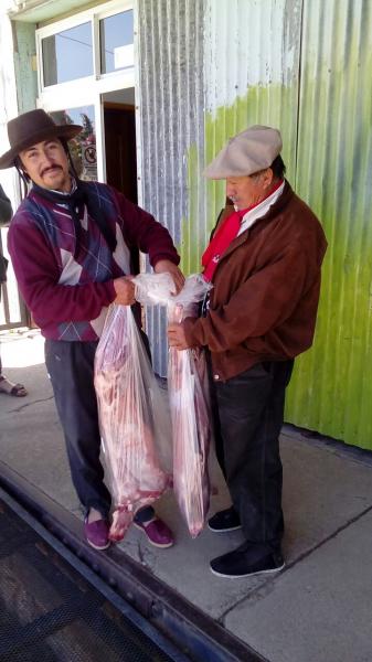 Este domingo contin&uacute;a la venta de corderos en el Mercado Comunitario Municipal