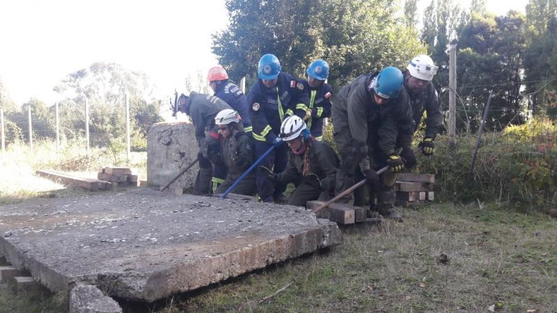 Un equipo de rescatistas particip&oacute; de una capacitaci&oacute;n y simulacro en Osorno