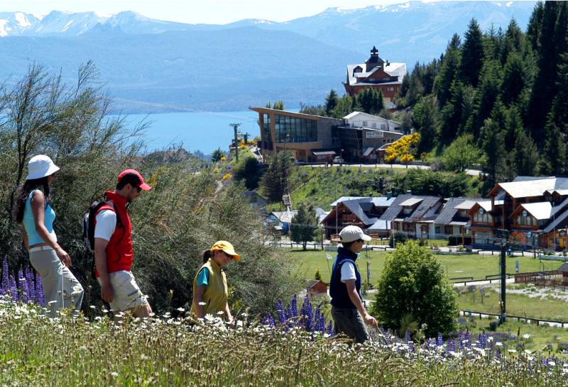 Llamado a renovaci&oacute;n anual de gu&iacute;as de turismo