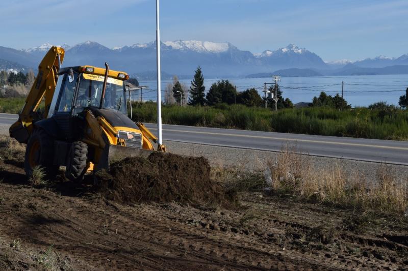 Avanzan los trabajos de embellecimiento y parquizaci&oacute;n del ingreso a la ciudad