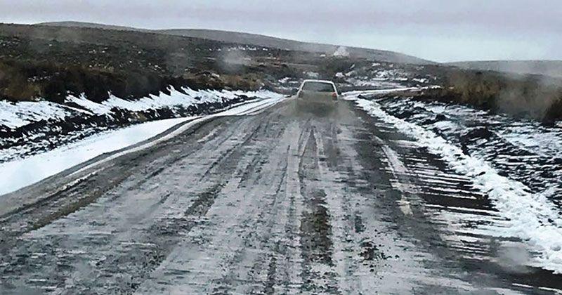 Nev&oacute; y piden extremar precauciones en las rutas