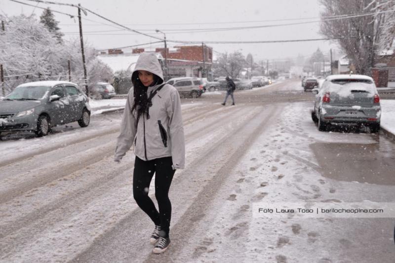 Recomiendan no utilizar el auto por la intensa nevada