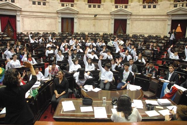 Estudiantes de &Ntilde;orquinco, El Bols&oacute;n, Las Grutas y Bariloche fueron seleccionados para participar del 4to Parlamento Federal Juvenil INADI