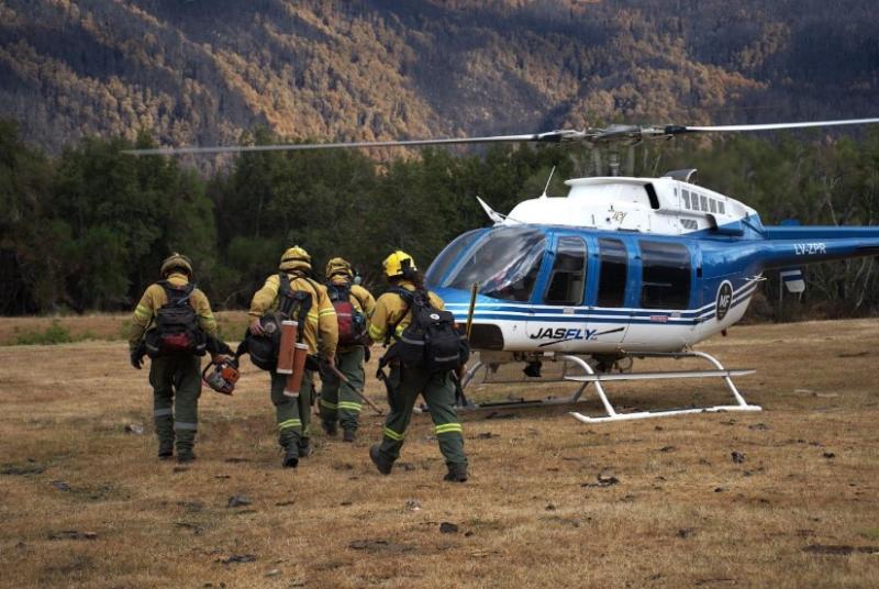 PARQUE NACIONAL LOS ALERCES Se sostiene la estrategia interinstitucional y refuerzan los ataques aprovechando la ventana meteorológica