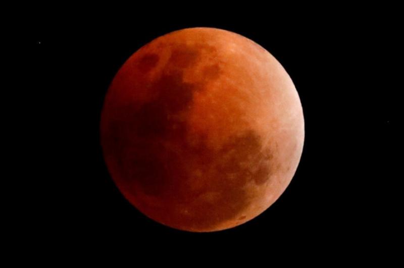 Eclipse lunar total: Luna de sangre ser&aacute; visible en todo el continente