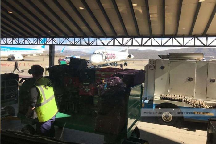 Funciona un sem&aacute;foro para agilizar controles en el Aeropuerto