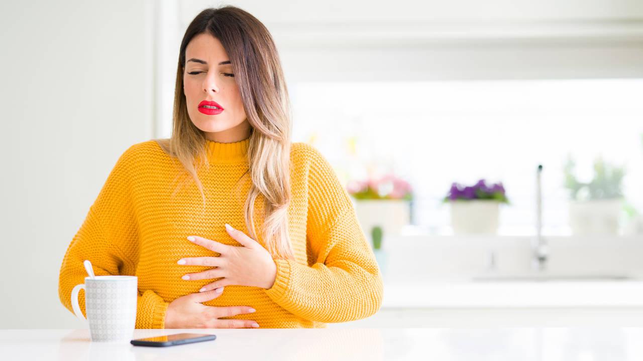 Infusiones prohibidas para la gastritis (y la lista de plantas que s&iacute; van bien)