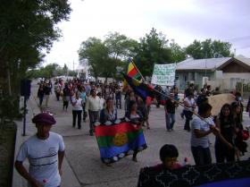 Masiva marcha en Jacobacci contra la megaminer&iacute;a del oro.