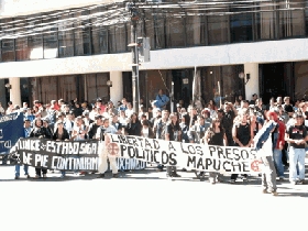 Marcha por Matias Catrileo: Brutal accionar de Carabineros contra joven Mapuche en temuco&#8207;