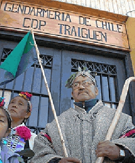 Un centenar de personas homenaje&oacute; a Lonko Pascual Pich&uacute;n