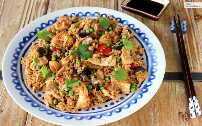 C&oacute;mo hacer un arroz salteado en el wok al estilo asi&aacute;tico: todos los trucos para que quede perfecto