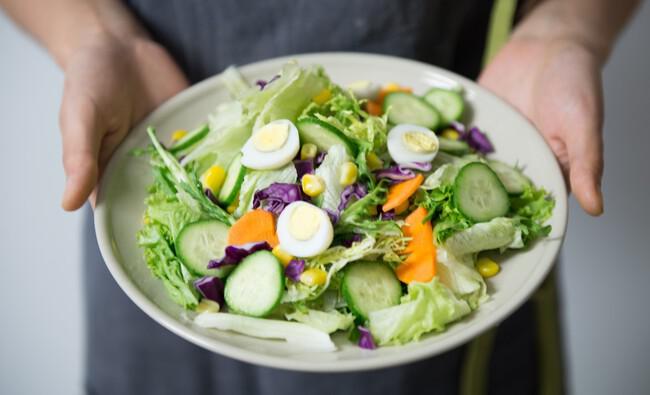 De qu&eacute; hablan cuando hablan de alimentos reales y por qu&eacute; genera tanta pol&eacute;mica