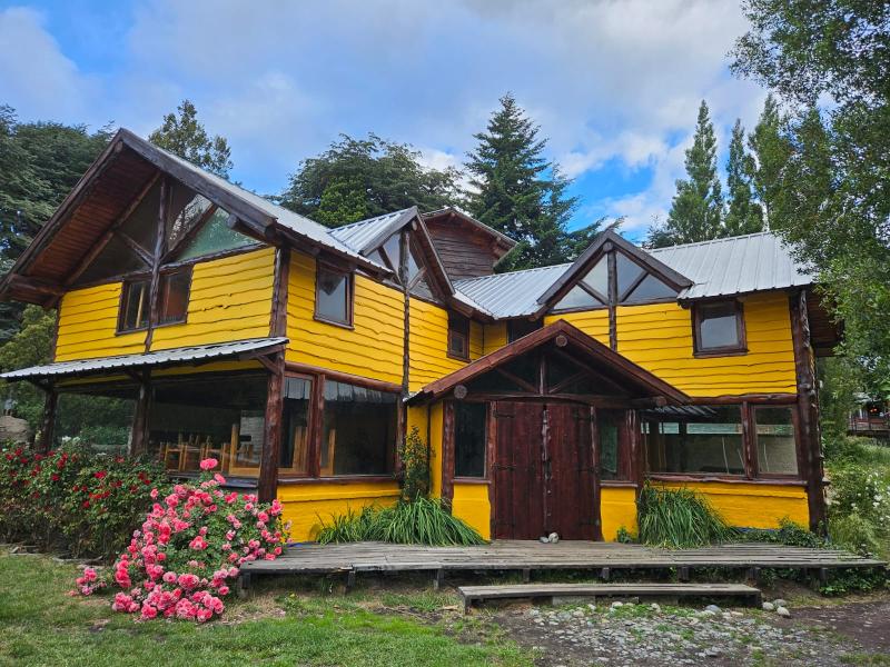Refugio Oeste: Hostel con Cápsulas en el Circuito Chico de Bariloche