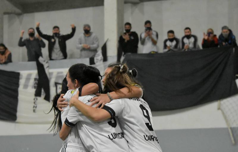 Las Lun&aacute;ticas se reinventaron y volvieron a salir campeonas