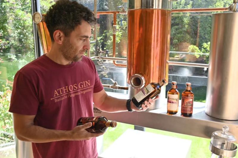 Un gin de Bariloche obtuvo dos medallas de plata en Francia, entre mil etiquetas de todo el mundo